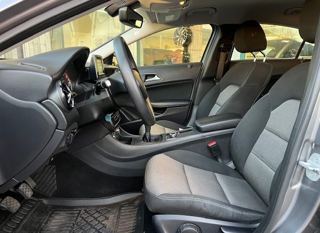 Mercedes-Benz A 180 Navi, Sensori, Bluetooth, Neopatentati full