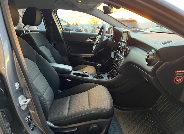 Mercedes-Benz A 180 Navi, Sensori, Bluetooth, Neopatentati full