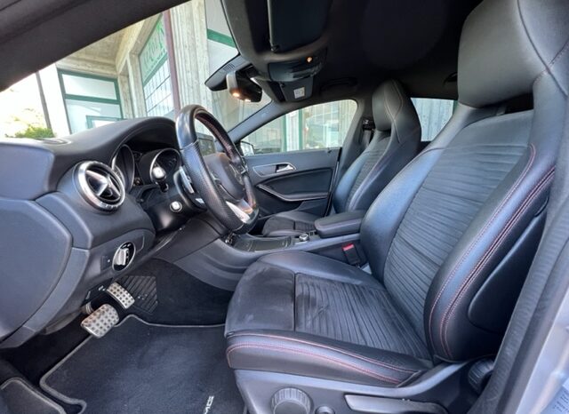 Mercedes-Benz CLA 200 Shooting Brake 200d Premium auto full