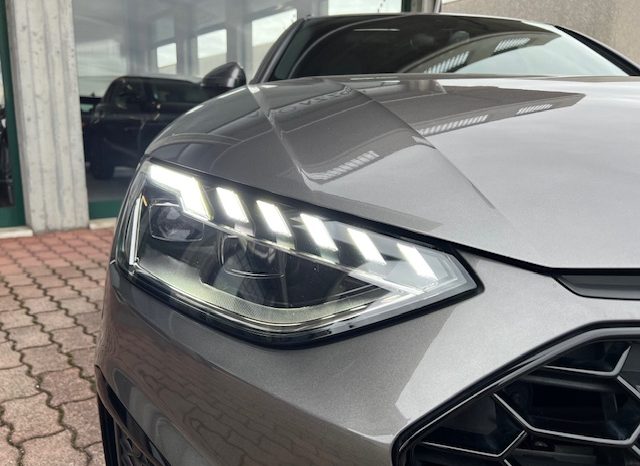Audi A4 Avant 40 tdi Q. s-tronic, S-line, Tetto, Gancio, 19″, Look nero full