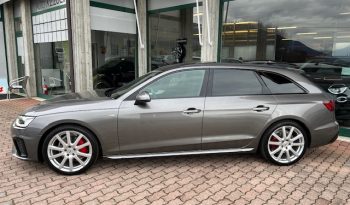 Audi A4 Avant 40 tdi Q. s-tronic, S-line, Tetto, Gancio, 19″, Look nero full