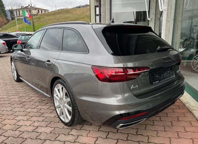 Audi A4 Avant 40 tdi Q. s-tronic, S-line, Tetto, Gancio, 19″, Look nero full