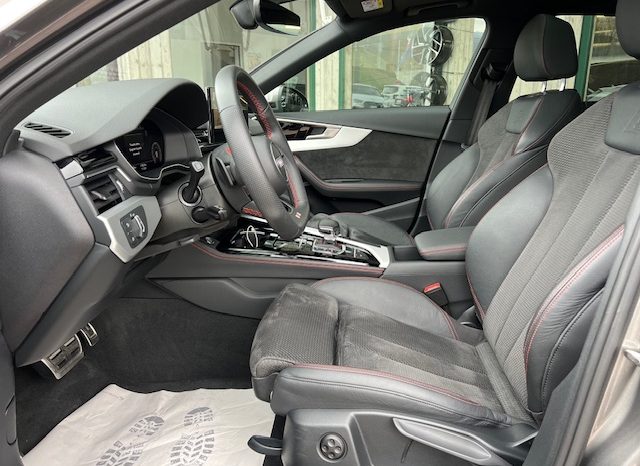 Audi A4 Avant 40 tdi Q. s-tronic, S-line, Tetto, Gancio, 19″, Look nero full