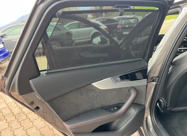 Audi A4 Avant 40 tdi Q. s-tronic, S-line, Tetto, Gancio, 19″, Look nero full