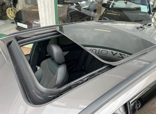 Audi A4 Avant 40 tdi Q. s-tronic, S-line, Tetto, Gancio, 19″, Look nero full